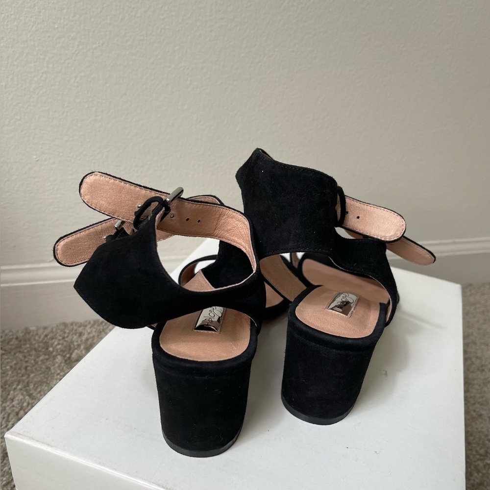 HALOGEN Black Faux Suede Heel Women Sandal Size 8.5M - Picture 7 of 11